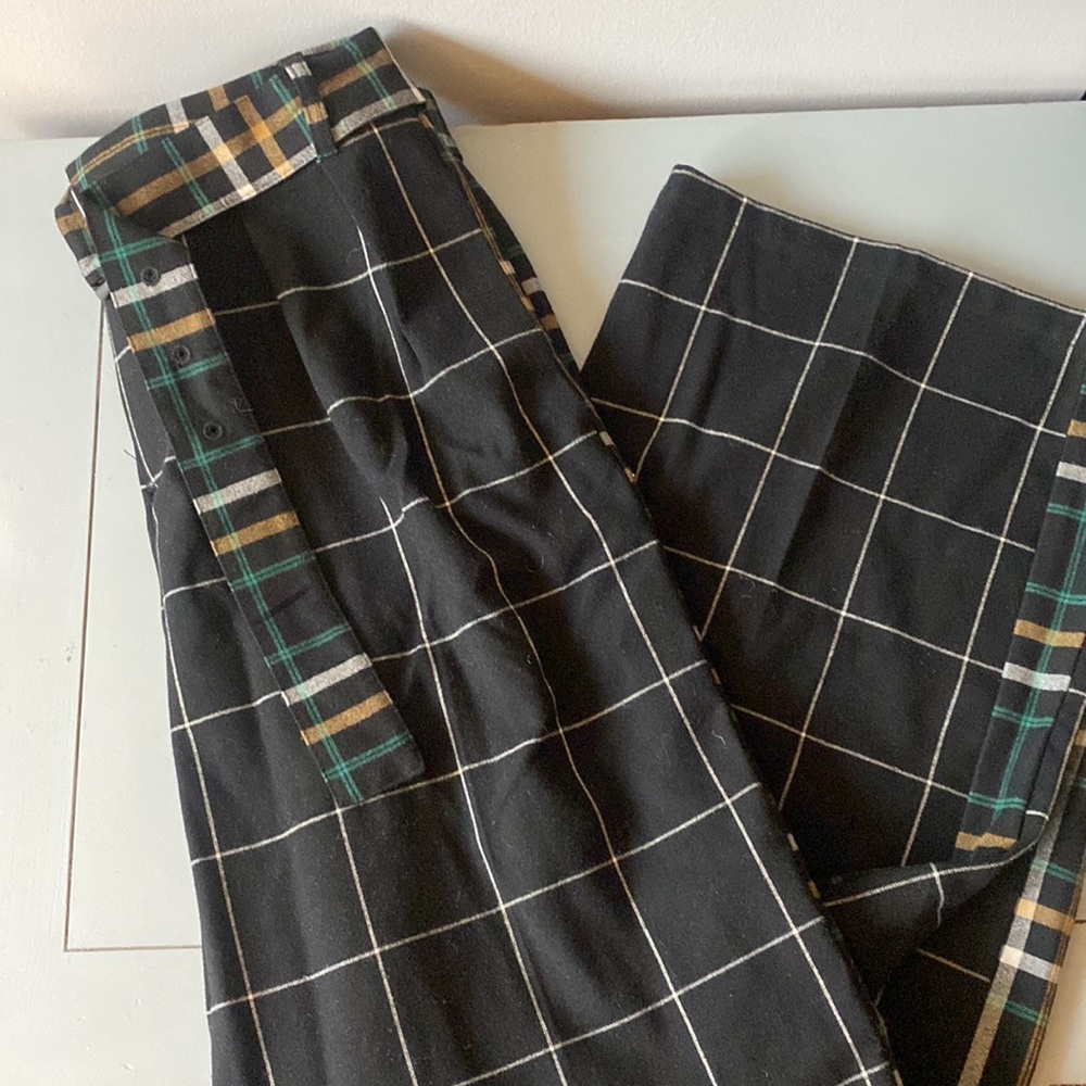 Who What Wear size 6 high waisted striped Trouser